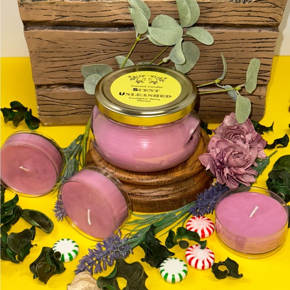EUCALYPTUS BERRY RETREAT @SCENT_UNLEASHED LUXURY HAND POURED SCENTED CANDLES - Picture 4 of 7